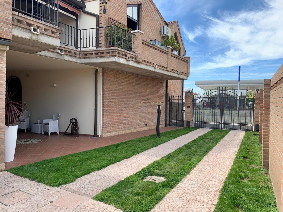 Villa Oasi Ferrara Zewnętrze zdjęcie