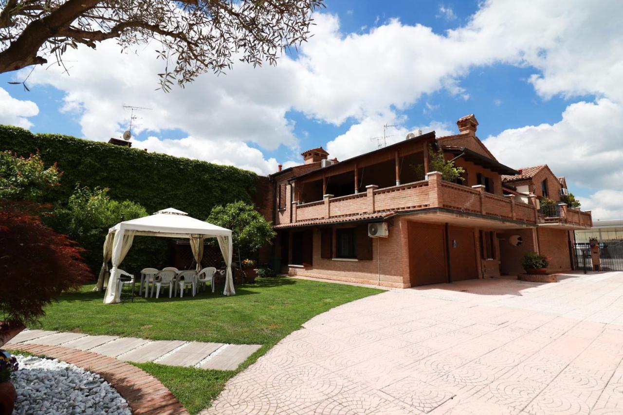 Villa Oasi Ferrara Zewnętrze zdjęcie