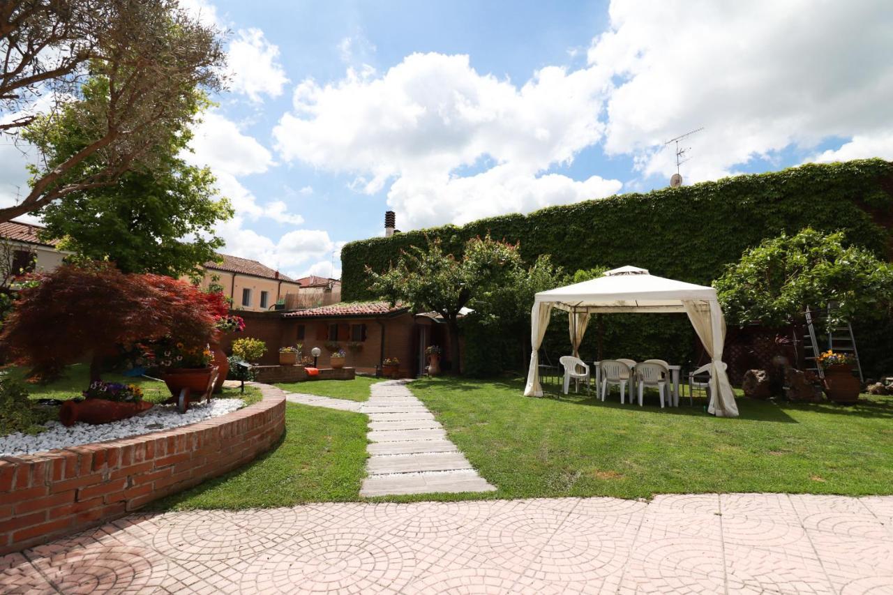 Villa Oasi Ferrara Zewnętrze zdjęcie